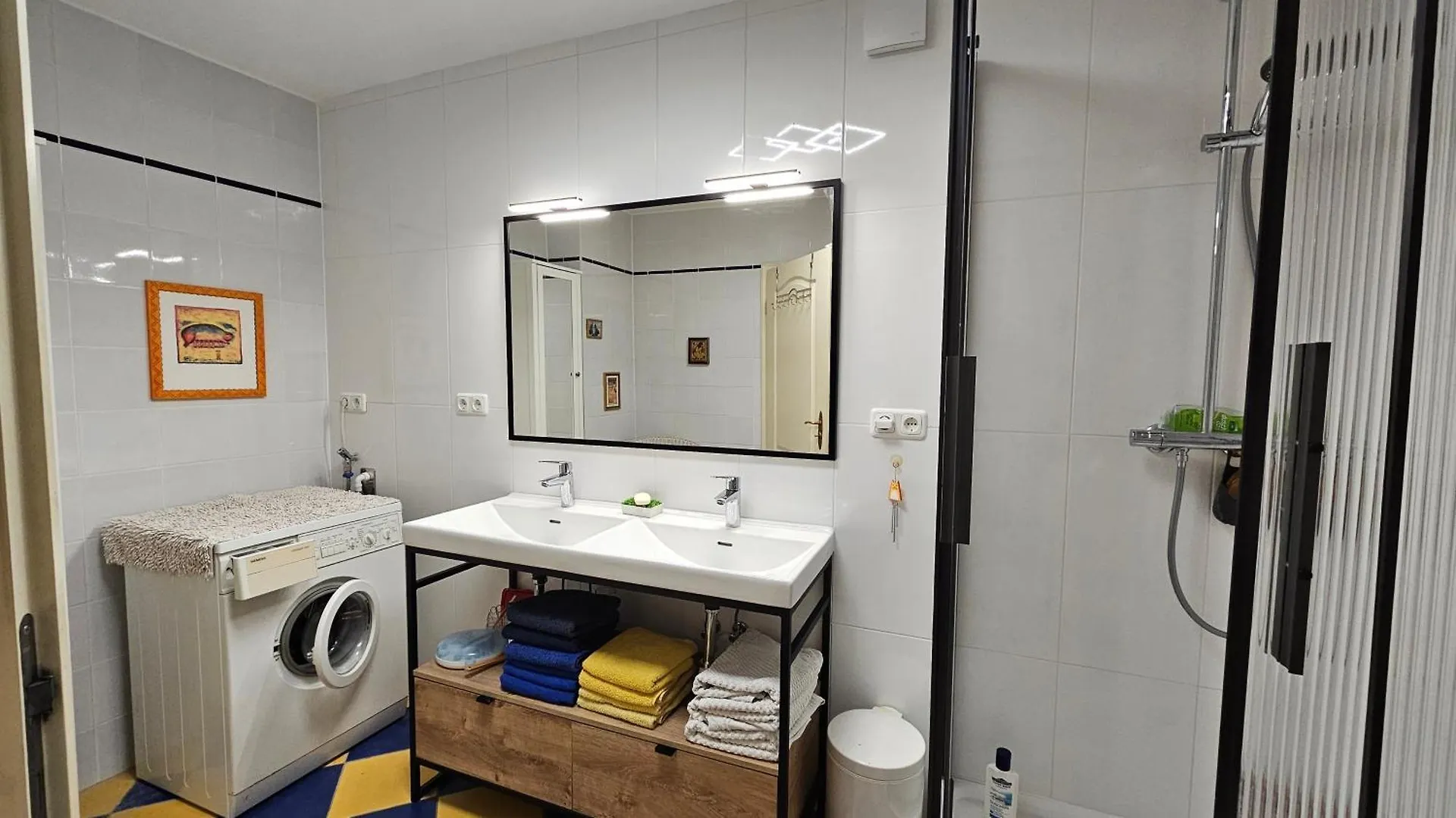 Mondaenes Zimmer Naehe Alex In Villenlage Berlin Apartament