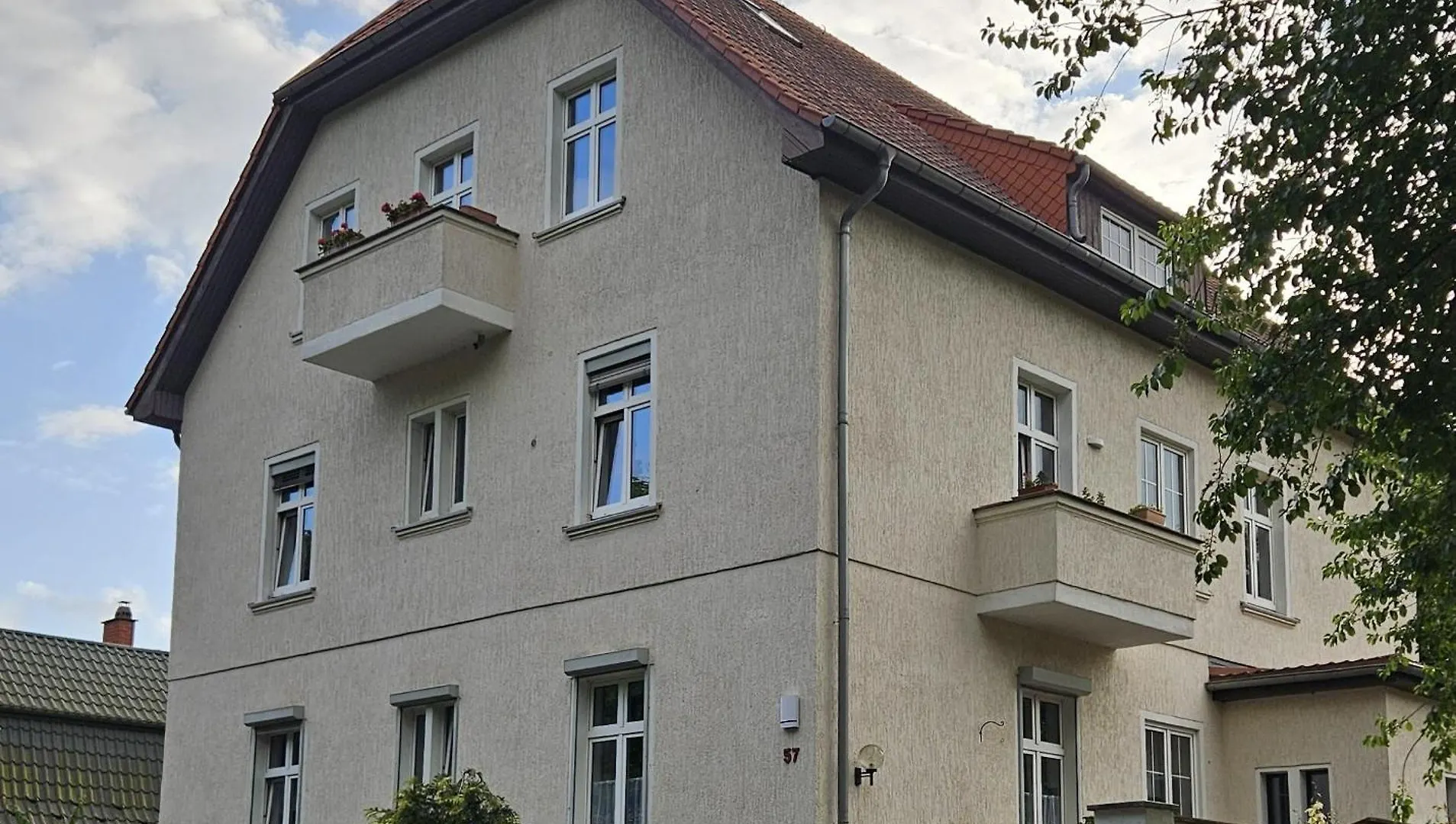Mondaenes Zimmer Naehe Alex In Villenlage Berlin Apartament