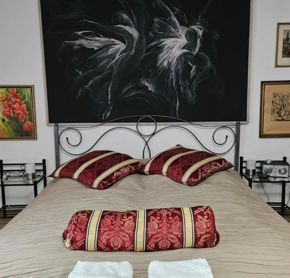 Mondaenes Zimmer Naehe Alex In Villenlage Berlin 0*,