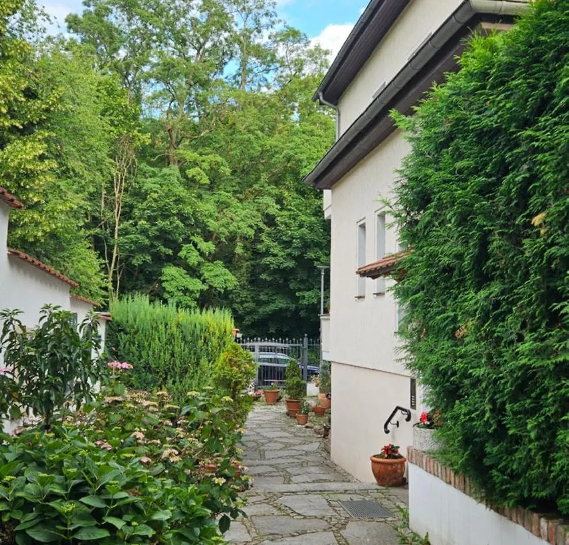 Mondaenes Zimmer Naehe Alex In Villenlage Berlijn